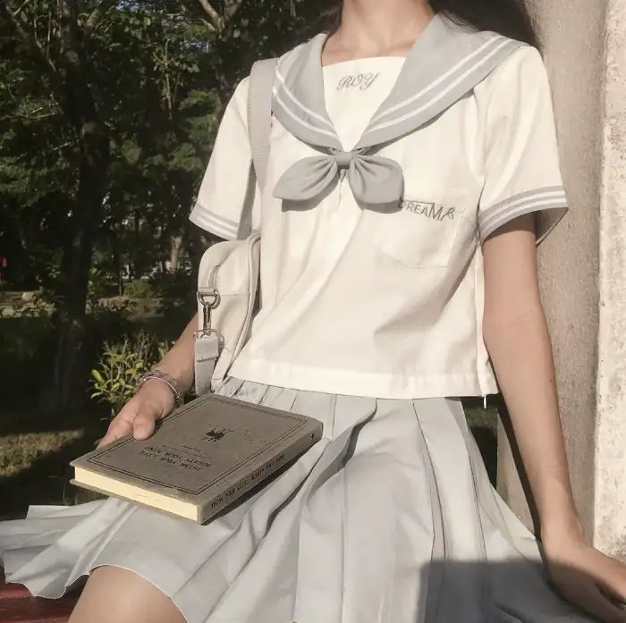 诅咒船长海报