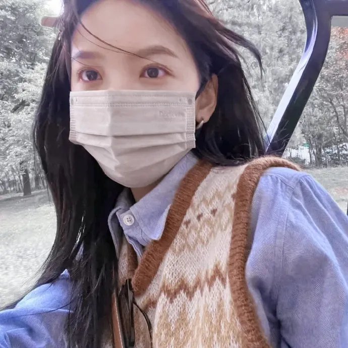 果儿满山红海报
